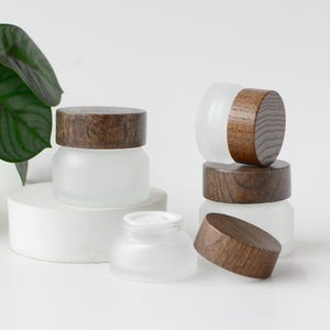 Tarro de cristal mate esmerilado de madera oscura natural de 15 g, 30 g y 50 g para crema, tarro para el cuidado facial de la piel, tarro para manteca corporal, exfoliante corporal y aceite de arcilla.