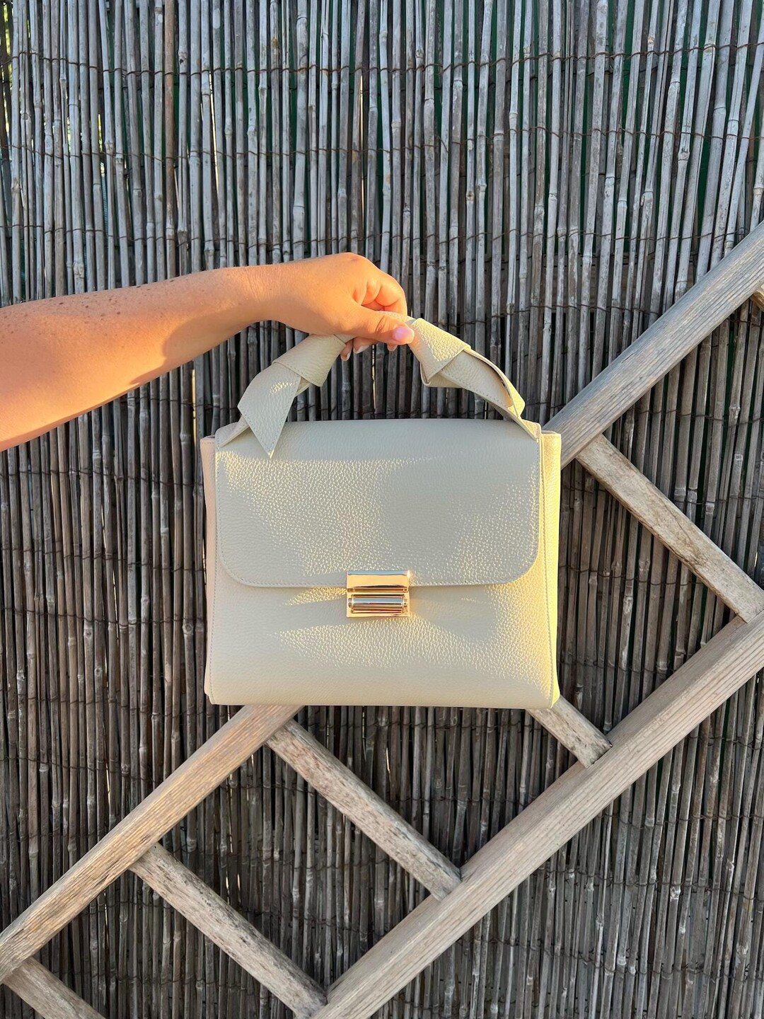 Italienische Ledertasche, Beige Lederhandtasche, Ledertasche für