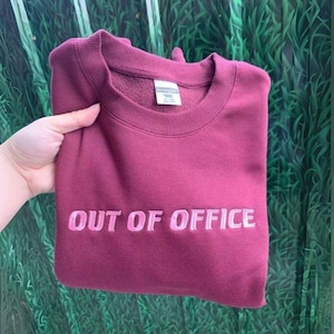 Sudadera con eslogan de texto personalizado bordado, cuello redondo personalizado, camiseta con letras bordadas personalizadas, sudadera con capucha con logotipo de empresa personalizado