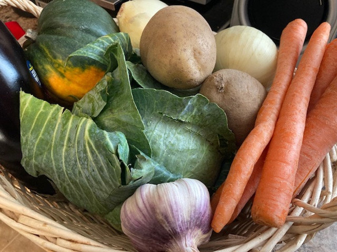 Vegetable garden gift basket serves 1012 Vegetarians dream Etsy