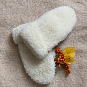 Merino Wool Mittens ~ Natural Wool Gloves ~ Warm and Cosy  ~ Black or Cream colour ~ Christmas Gift