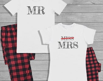 New Mr & Mrs Matching His and Hers Pyjama Set with T-shirt and Bottoms - Couple Matching - Valentines Gift - His and Hers - Wedding - Love