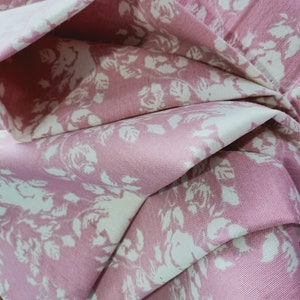 Pink Roses linen tablecloth, pink roses table linen, handmade in Turkey