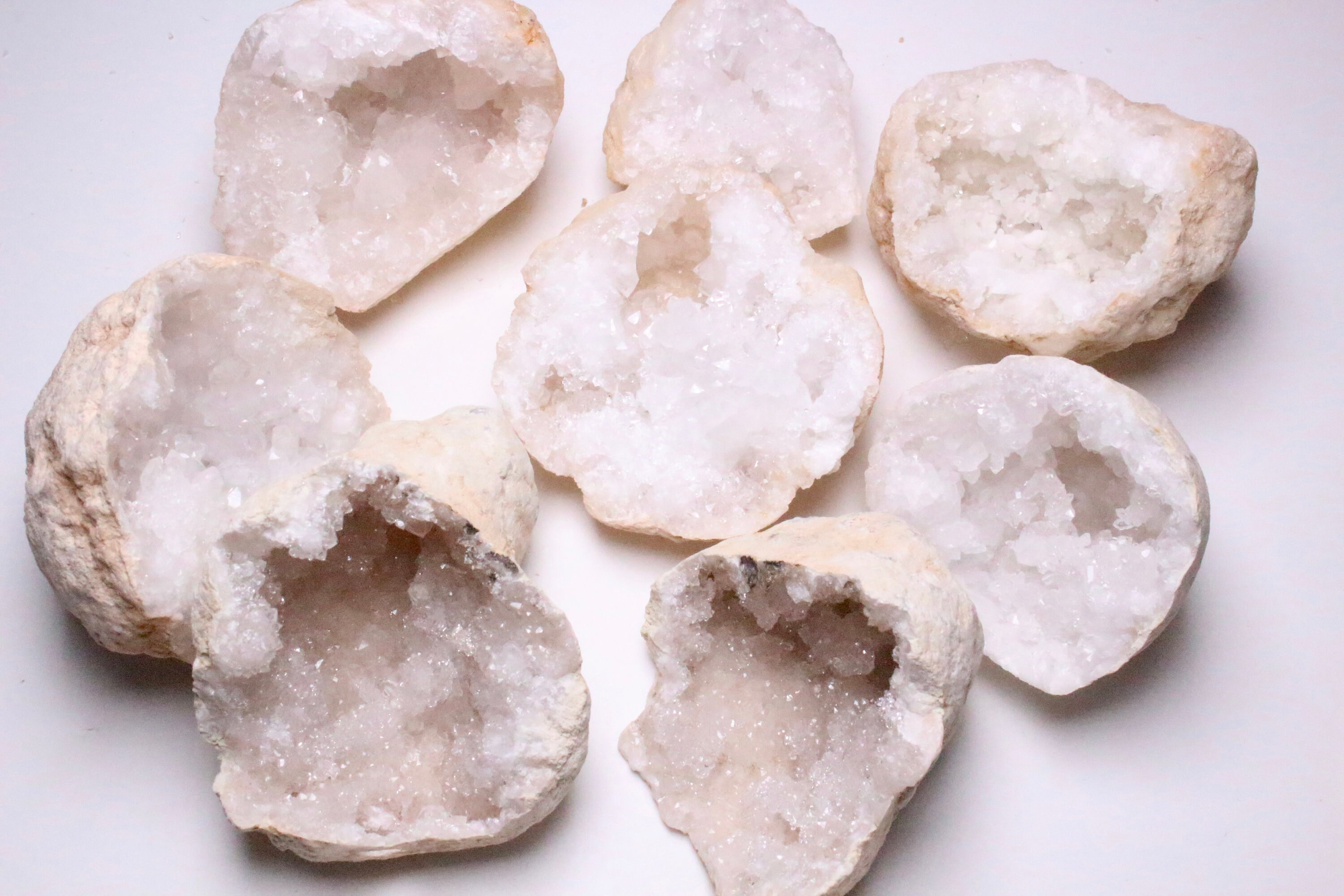 Géode en Quartz Blanc A 100-150 Grammes , Géodes de Cristal Roche Amas Cristal Pierre Naturelle Semi