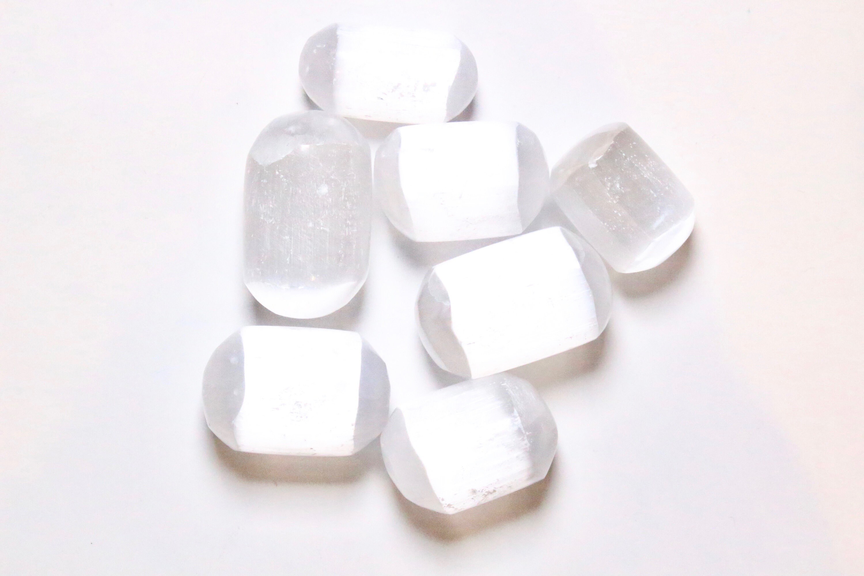 Pierre Roulée Sélénite en Pierre Naturelle Semi-Précieuse, Sélénite, Galet Sélénite