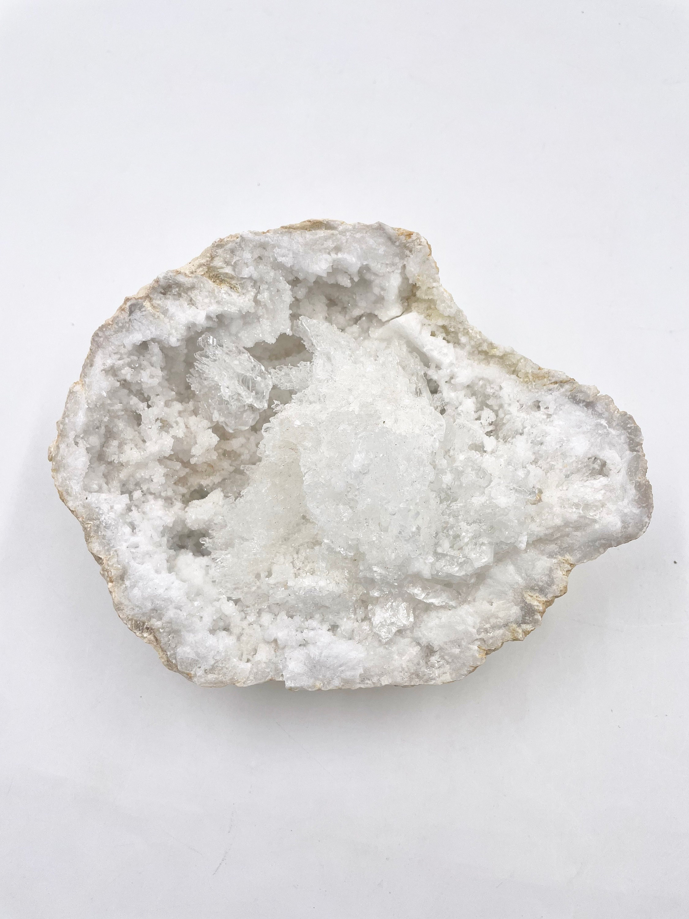 Géode Quartz Blanc Aaa 1, 3 Kg , Demi-Géodes de Cristal Roche Amas Cristal en Pierre Naturelle Semi 