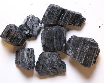 Raw black tourmaline in semi-precious natural stone, Tourmaline stone