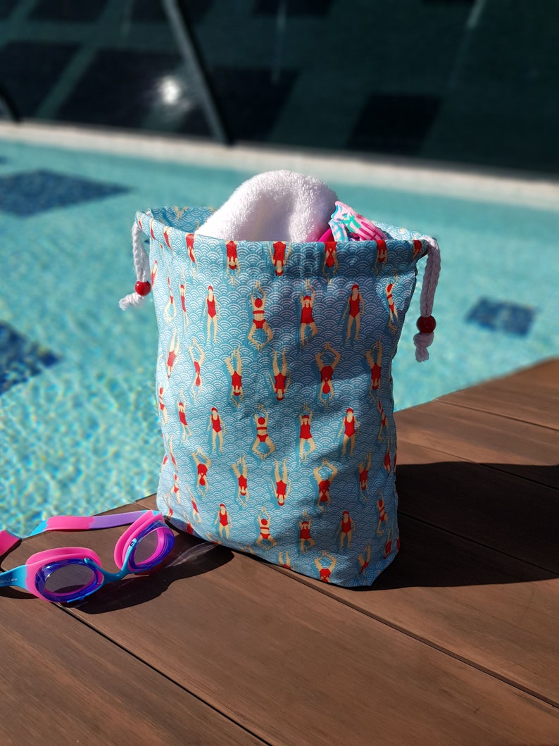 Sac étanche baigneuse bleu et rouge pour la piscine ou la plage image 6