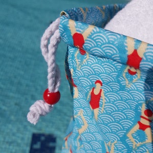 Sac étanche baigneuse bleu et rouge pour la piscine ou la plage image 2