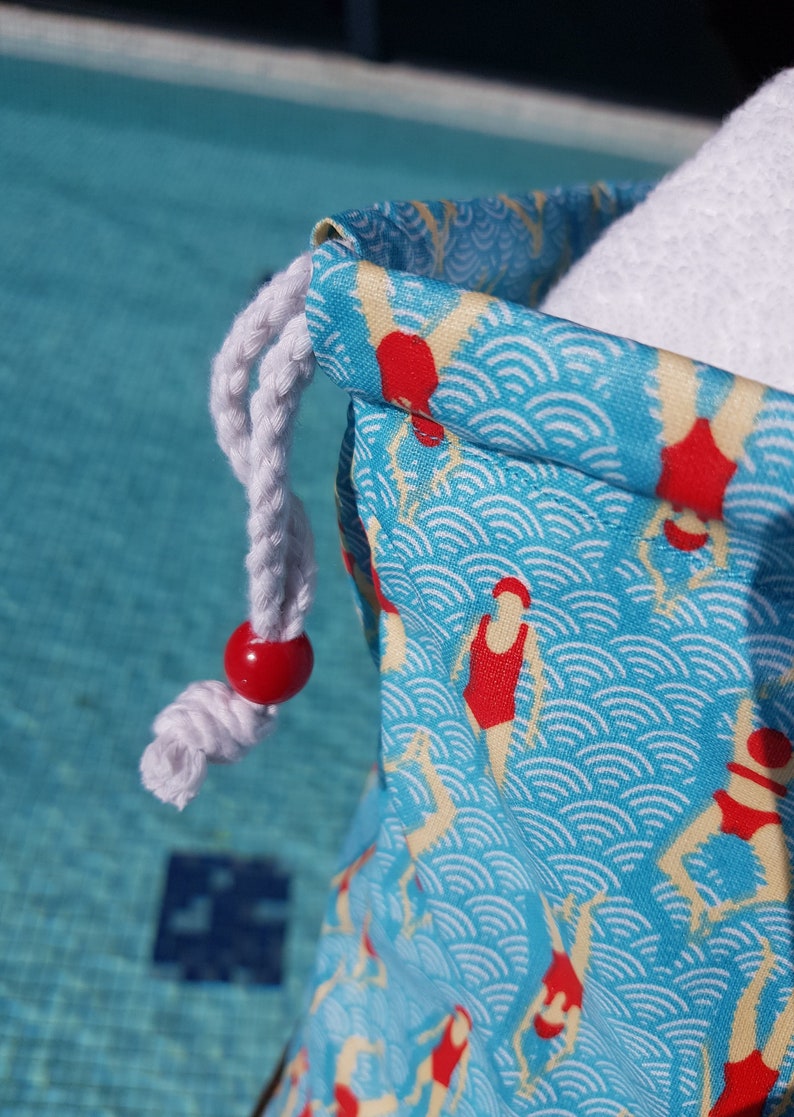 Sac étanche baigneuse bleu et rouge pour la piscine ou la plage image 2