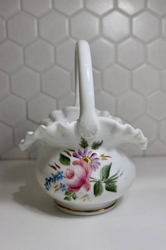 Vintage Hand Painted Floral Bud Vase with Gold Details and Ruffled Edge Vintage Hand Painted Floral Bud Vase with Gold Details and Ruffled Edge