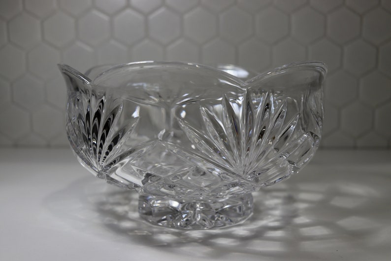 Large Vintage Lead Crystal Cut Glass Bowl. Vintage Crystal Bowls