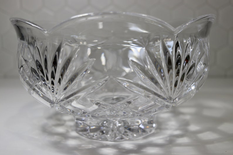 Large Vintage Lead Crystal Cut Glass Bowl. Vintage Crystal Bowls