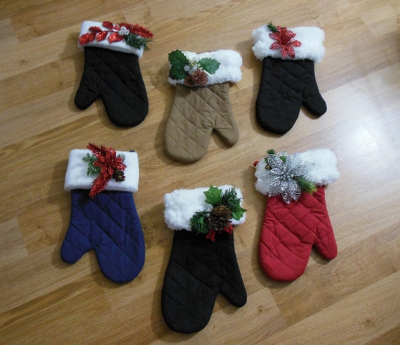 Christmas Decorated Oven Mitts Hanging Christmas Decor Kitchen