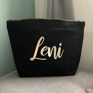 Kosmetiktasche personalisiert mit Name Schminktasche schwarz gold Größe S, M, L Muttertag VatertagGeschenkidee Bild 1