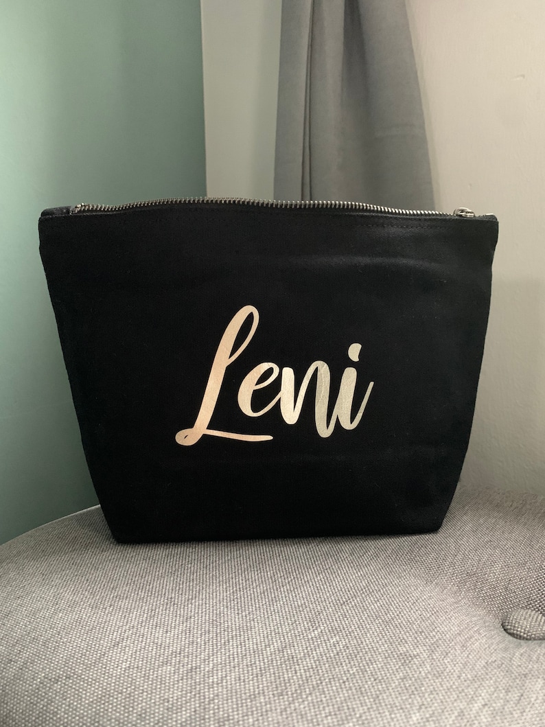 Kosmetiktasche personalisiert mit Name Schminktasche schwarz gold Größe S, M, L Muttertag VatertagGeschenkidee Bild 1