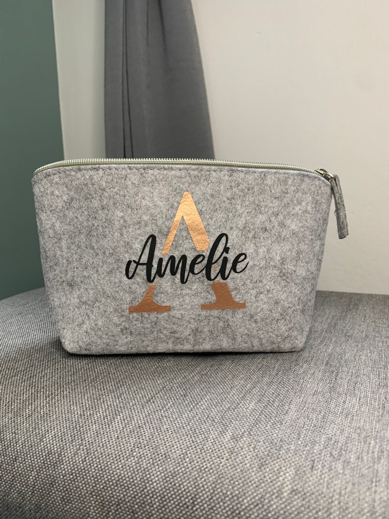 Cosmetic bag personalized name initial letter felt size S, M gift idea image 1