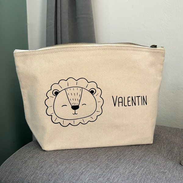 Diaper bag personalized with lion