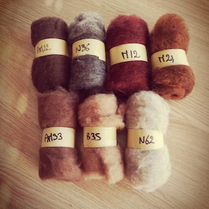 laine cardée ton brun beige