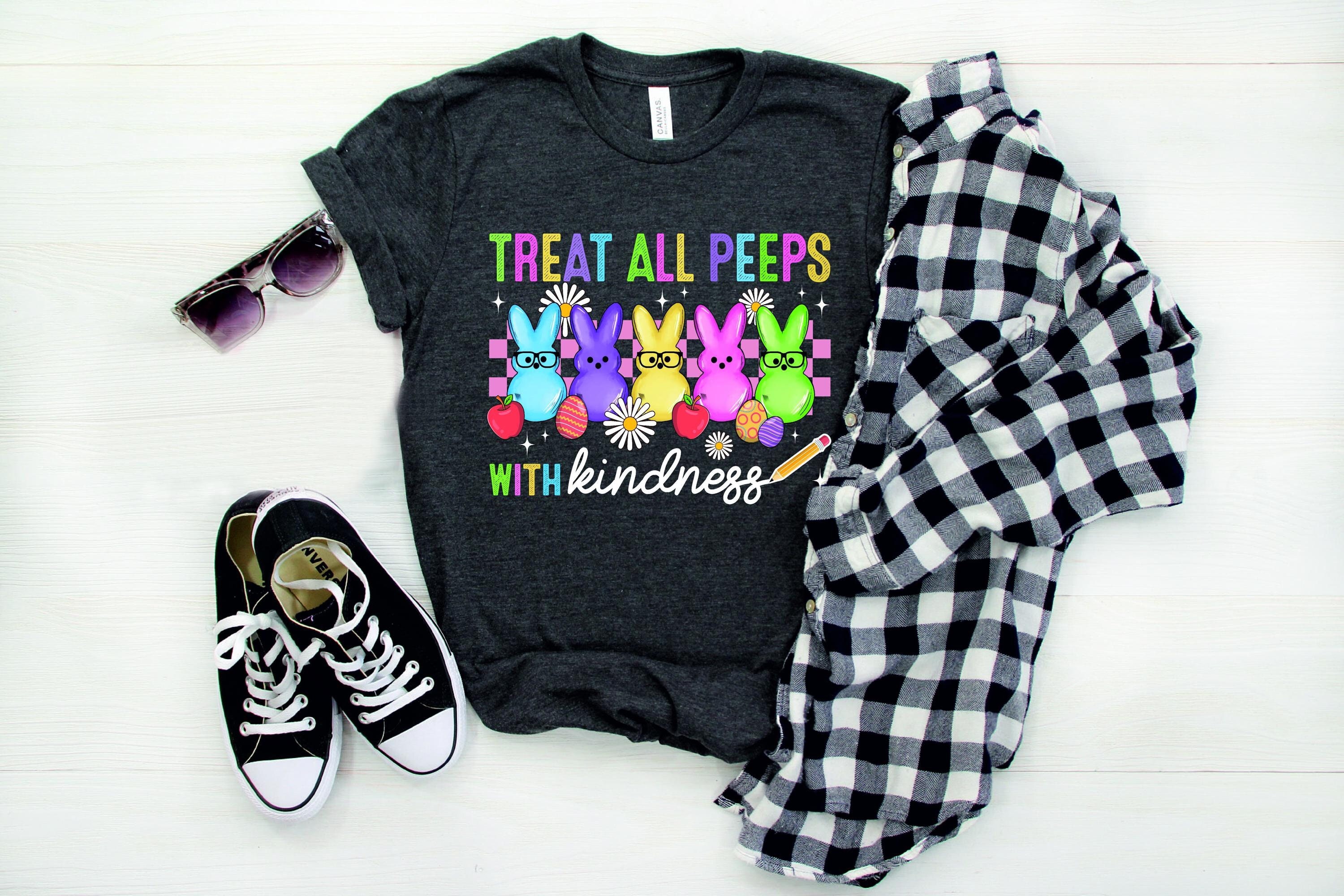 Treat All Peeps With Kindness Shirt, Süßes Lehrer Ostershirt, Hasen T-Shirt, Ostergeschenk für Lehrer, Lehrer Frühling Outfit, Osterschule