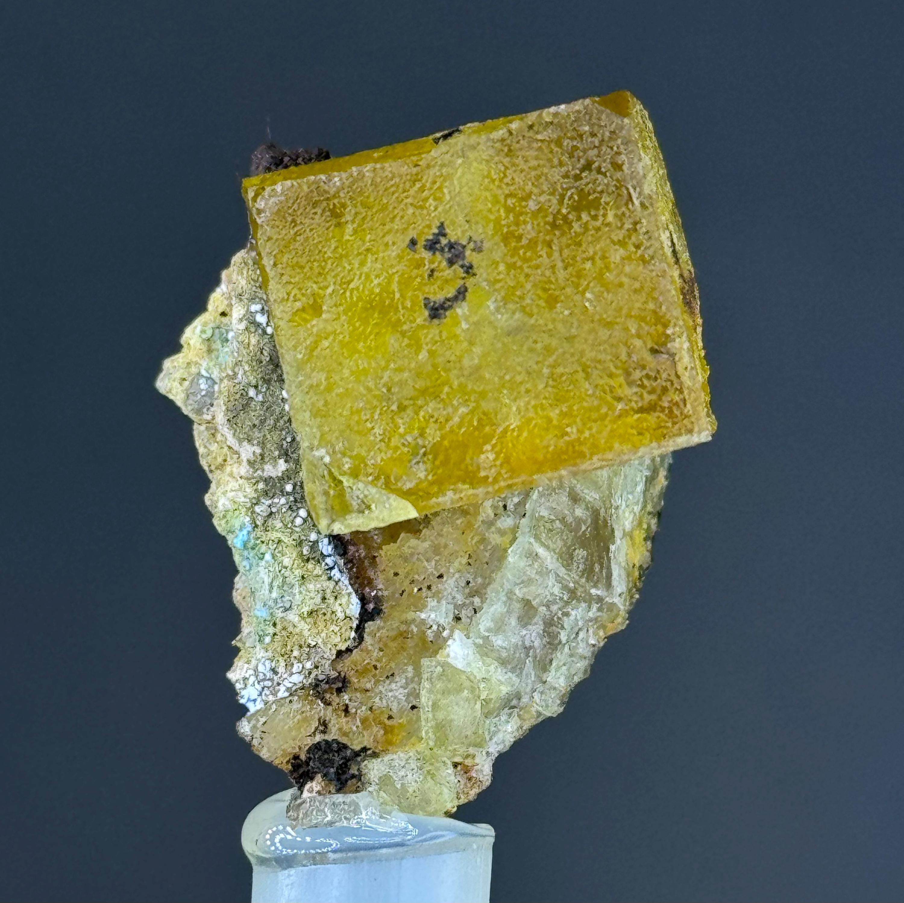 良好な状態の石英を含む黄色の蛍石 #447# - Etsy 日本