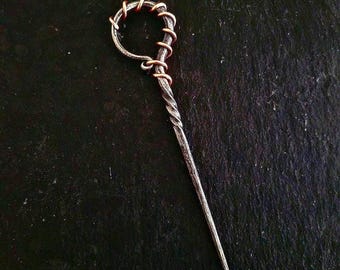 Haarstab aus Metall und Kupfer, Keltische Haarspange im Wikinger-Stil, handgeschmiedete Haarnadel aus Stahl, Brötchenhalter, Haarspitze,