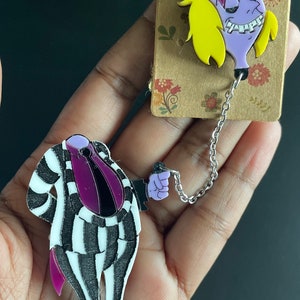 Beetlejuice Lidia acrylic pin brooch with balloon pin, acrylic brooch pin beetlejuice lidia with balloon pin, homemade handmade