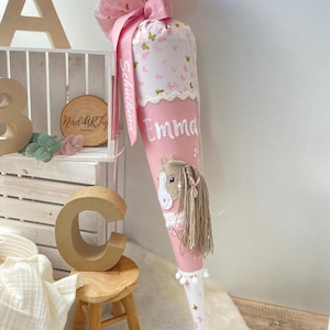 Schultüte braunes Pferd mit dunkle Mähne | puderrosa mit Schmetterlingen gold + rosa | Zuckertüte Mädchen | Schultüte mit Namen individuell