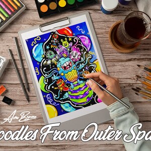 Peut inclure: Une illustration color&eacute;e de doodle art d'un monstre dans l'espace avec des plan&egrave;tes, des &eacute;toiles et des ballons. L'art est sur une feuille de papier blanche sur un presse-papiers. L'artiste utilise un stylo argent&eacute; pour ajouter des d&eacute;tails &agrave; l'illustration.