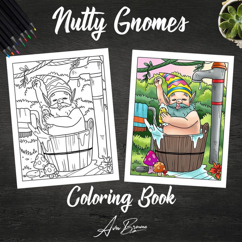 K&ouml;nnte beinhalten: Eine Schwarzwei&szlig;-Malvorlage mit einem Gnom, der in einer Holzwanne ein Bad nimmt. Der Gnom tr&auml;gt einen Hut und hat einen Bart. Der Gnom ist von Gr&uuml;npflanzen und Pilzen umgeben. Der Text "Nutty Gnomes Coloring Book" steht oben auf der Seite.