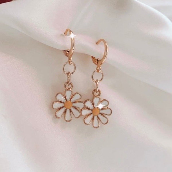 Daisy Huggie earrings