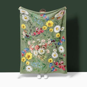 April Birth Flower Blanket, Sage Green Throw with Daisy & Sweet Pea (Velveteen) image 1