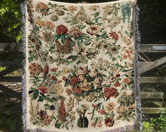 Vintage Floral Woven Blanket: Cottagecore Botanical Throw
