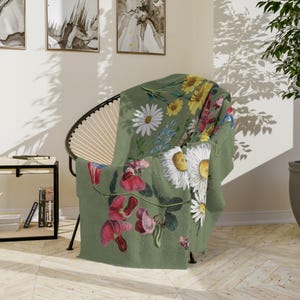 April Birth Flower Blanket, Sage Green Throw with Daisy & Sweet Pea (Velveteen) image 2