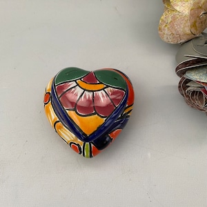 Vintage Handmade Mexican Talavera Heart Trinket Dish Jewelry Storage Dish w/ Lid