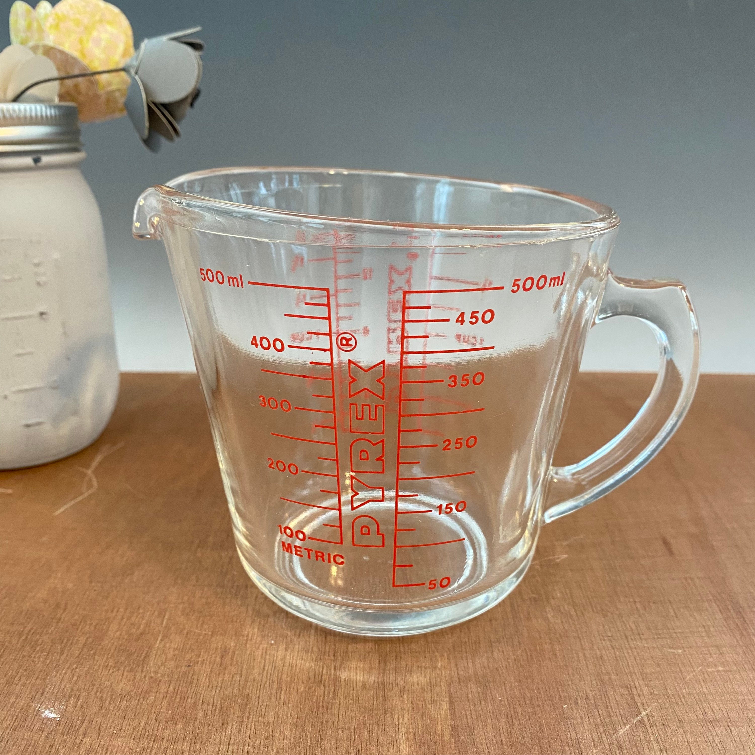 Vintage Pyrex Glass Measuring Cup With Closed D Handle 2 Cups/500