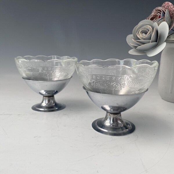 Vintage Depression Glas Dessert Eisbecher mit Edelstahlhaltern, Vintage Glas Sherbet Eisbecher Edelstahlbasis