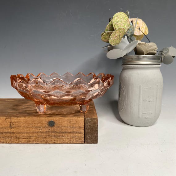 ジャネットボウル ジャネット ピンク キュービスト 3 脚ボウル、デプレッション ピンク