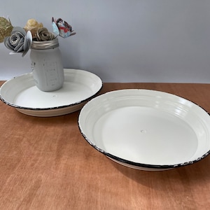 Vintage White and Black Enamelware Pie Plate, White Enamel Pie Pan