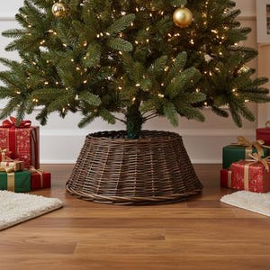Dark Brown Wicker Christmas Tree Skirt