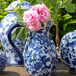 Chinoiserie Elegance: Oriental Blue & White Porcelain Jug - Exquisite Home Decor