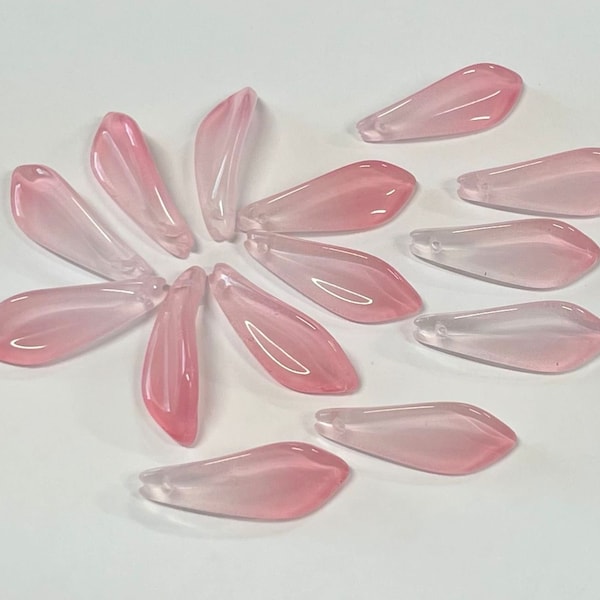 20pcs of Pink Gradient Chrysanthemum Flower Petals Glass Beads (No.FLCH13-1244A)