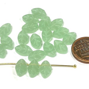 20pcs of Small Light Jade Green leaf Glass Beads 11mm (No.MILF1-1188)