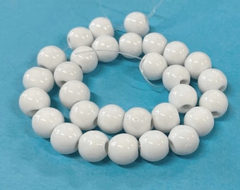 1 Strand (30pcs) of White Ceramic Beads 10mm (No.CM51-2897)