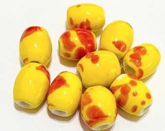 10pcs de perles ovales en céramique jaune rouge 12x11mm (No. OV10-306)