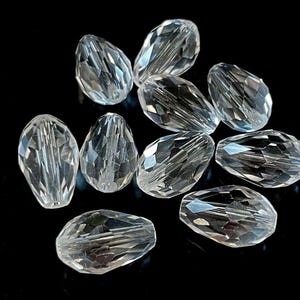 10pcs of Transparent Clear Faceted Teardrop Glass Beads 15x10mm(No.TD1-3028)