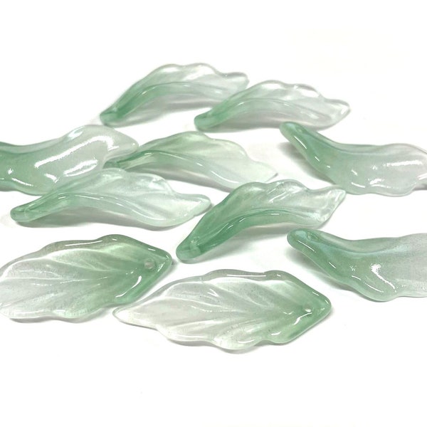10pcs of Large Clear Green Wavy Leaf Glass Beads 37mm(No.FE30-1118)