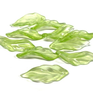 10pcs of Large Green Wavy Leaf Glass Beads 37mm(No.FE28-2855)
