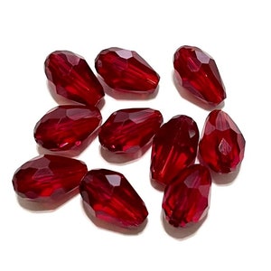 10pcs of Red Transparent Faceted Teardrop Glass Beads 12x8mm(No.TD19-2098)