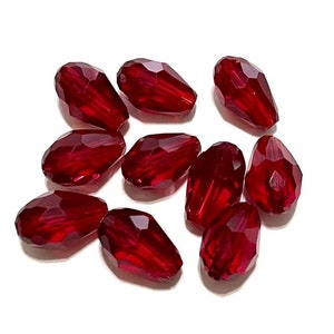 10 piezas de cuentas de vidrio facetadas en forma de lágrima, transparentes, rojas, de 12 x 8 mm (n.° TD19-2098)